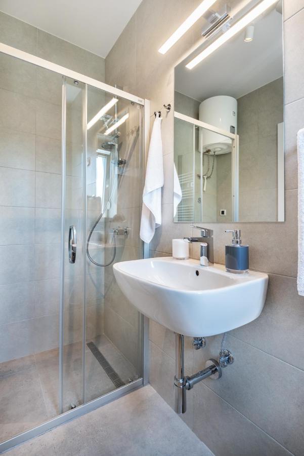 Studio apartment Financial Park Belgrado Esterno foto